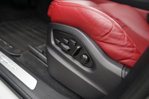 Porsche Cayenne Coupé 3.0 E-Hybrid | Techart | BTW | Sport uitlaat | Dealer onderhouden | Panorama | Head up | ACC | NAP NL |