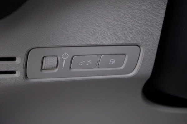 Volvo XC40 1.5 T4 211 PK Recharge Inscription, Leder, Panoramadak, Harman / Kardon, Adap. Cruise Control