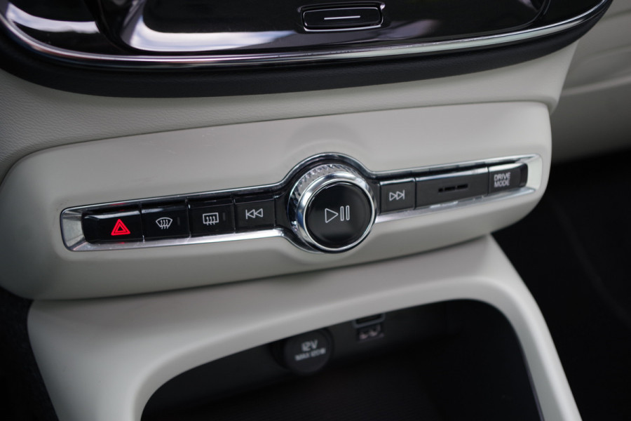 Volvo XC40 1.5 T4 211 PK Recharge Inscription, Leder, Panoramadak, Harman / Kardon, Adap. Cruise Control