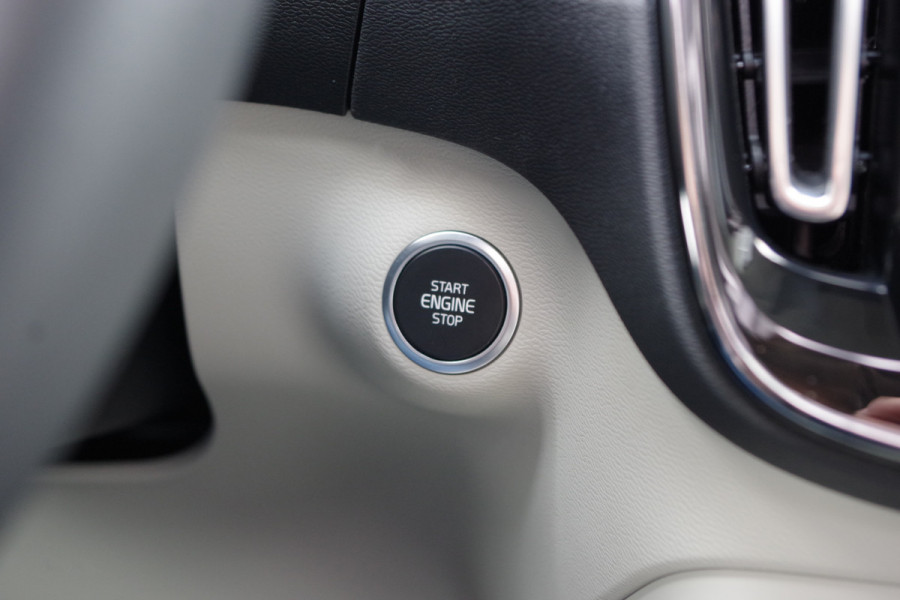 Volvo XC40 1.5 T4 211 PK Recharge Inscription, Leder, Panoramadak, Harman / Kardon, Adap. Cruise Control