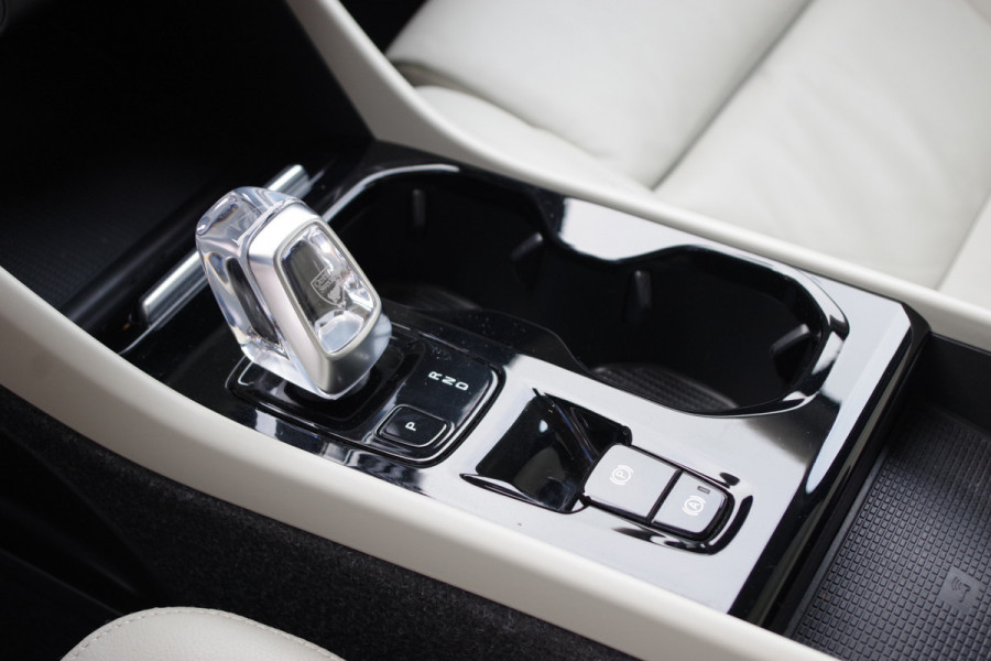 Volvo XC40 1.5 T4 211 PK Recharge Inscription, Leder, Panoramadak, Harman / Kardon, Adap. Cruise Control