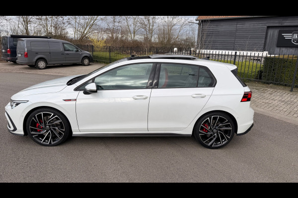 Volkswagen Golf 2.0 TSI GTI Panoramadak Leer Stoelverwarming/Verkoeling Camera Keyless entry