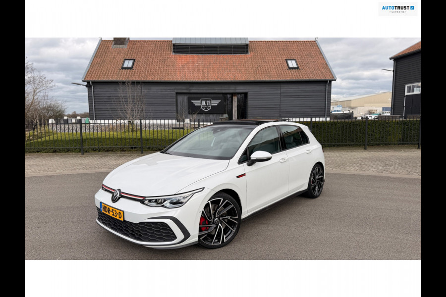 Volkswagen Golf 2.0 TSI GTI Panoramadak Leer Stoelverwarming/Verkoeling Camera Keyless entry