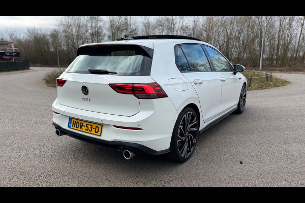 Volkswagen Golf 2.0 TSI GTI Panoramadak Leer Stoelverwarming/Verkoeling Camera Keyless entry