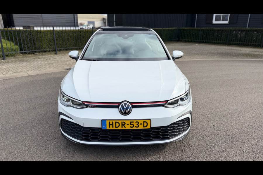 Volkswagen Golf 2.0 TSI GTI Panoramadak Leer Stoelverwarming/Verkoeling Camera Keyless entry