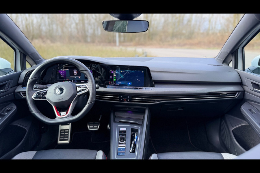 Volkswagen Golf 2.0 TSI GTI Panoramadak Leer Stoelverwarming/Verkoeling Camera Keyless entry