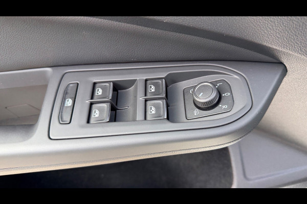 Volkswagen Golf 2.0 TSI GTI Panoramadak Leer Stoelverwarming/Verkoeling Camera Keyless entry