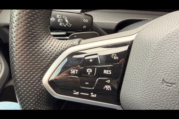 Volkswagen Golf 2.0 TSI GTI Panoramadak Leer Stoelverwarming/Verkoeling Camera Keyless entry