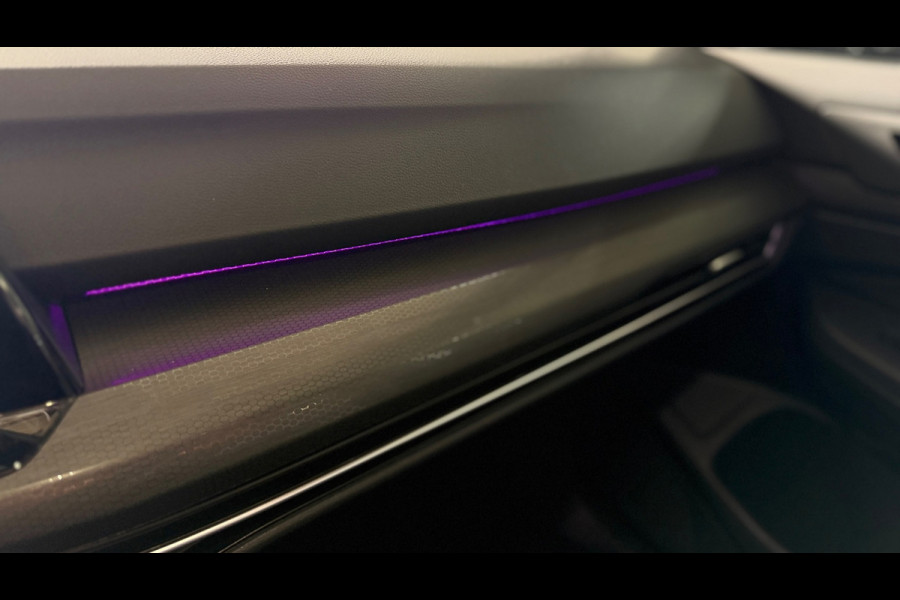 Volkswagen Golf 2.0 TSI GTI Panoramadak Leer Stoelverwarming/Verkoeling Camera Keyless entry