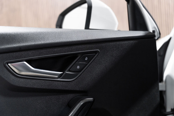 Audi Q2 35 TFSI CoD Sport S-Line DSG PANO NAVI PDC