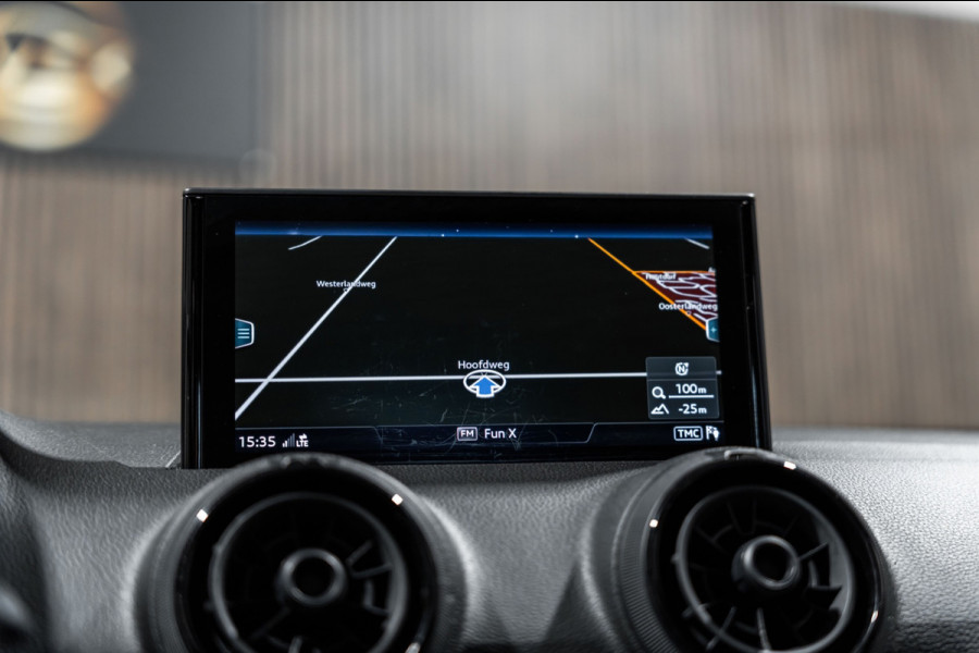 Audi Q2 35 TFSI CoD Sport S-Line DSG PANO NAVI PDC