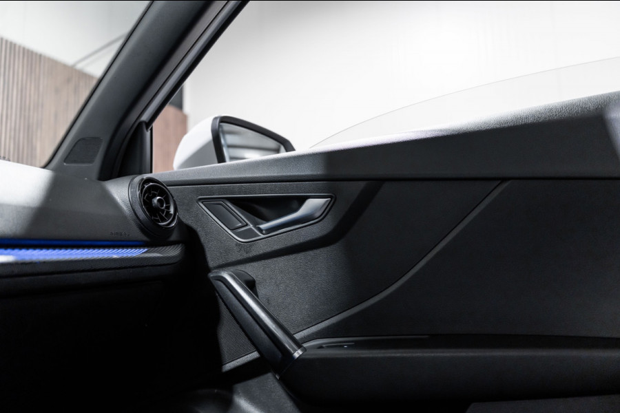 Audi Q2 35 TFSI CoD Sport S-Line DSG PANO NAVI PDC