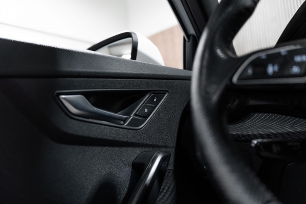 Audi Q2 35 TFSI CoD Sport S-Line DSG PANO NAVI PDC