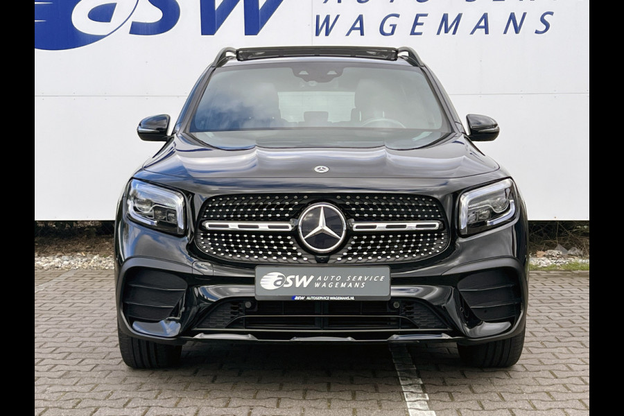 Mercedes-Benz Glb 200 AMG-Line | Pano | Trekhaak | Matrix LED | Memory | Sfeerverlichting
