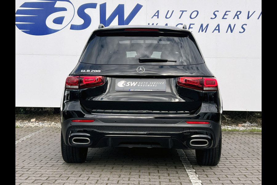 Mercedes-Benz Glb 200 AMG-Line | Pano | Trekhaak | Matrix LED | Memory | Sfeerverlichting