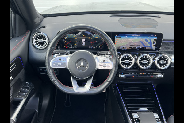 Mercedes-Benz Glb 200 AMG-Line | Pano | Trekhaak | Matrix LED | Memory | Sfeerverlichting