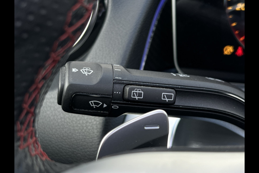 Mercedes-Benz Glb 200 AMG-Line | Pano | Trekhaak | Matrix LED | Memory | Sfeerverlichting