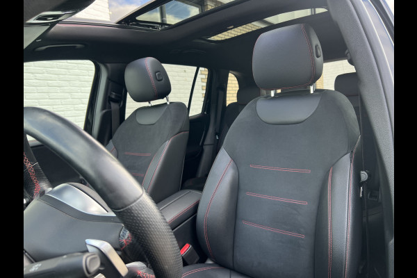 Mercedes-Benz Glb 200 AMG-Line | Pano | Trekhaak | Matrix LED | Memory | Sfeerverlichting