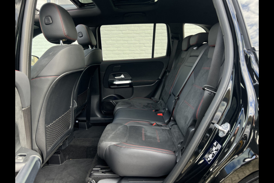 Mercedes-Benz Glb 200 AMG-Line | Pano | Trekhaak | Matrix LED | Memory | Sfeerverlichting
