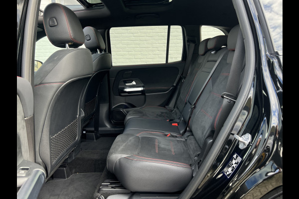 Mercedes-Benz Glb 200 AMG-Line | Pano | Trekhaak | Matrix LED | Memory | Sfeerverlichting