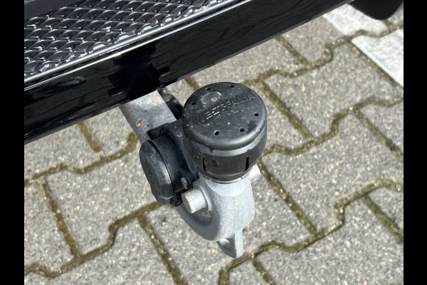 Mercedes-Benz Glb 200 AMG-Line | Pano | Trekhaak | Matrix LED | Memory | Sfeerverlichting