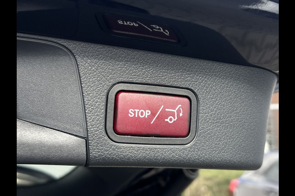 Mercedes-Benz Glb 200 AMG-Line | Pano | Trekhaak | Matrix LED | Memory | Sfeerverlichting