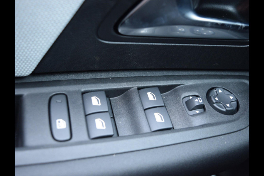 Citroën C4 1.2 Hybrid 145pk Max NAVI  | PARKEERSENSOREN MET CAMERA | STOELVERWARMING|