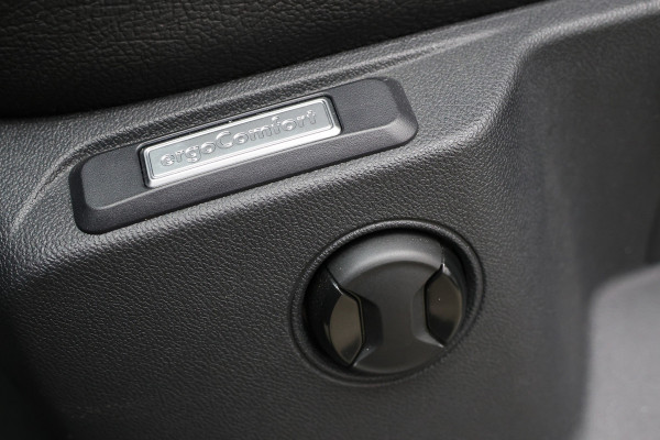 Volkswagen Caddy Cargo 2.0 TDI DSG | Lane Assist | Virtual Cockpit | Camera | CarPlay | Stoelverwarming | LED Koplampen | Sidebars | Spoilerkit | DAB | Fabrieksgarantie | Facelift model | BPM Vrij