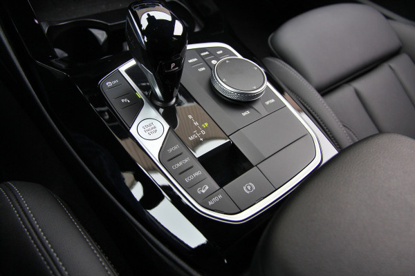 BMW X3 xDrive20i High Executive | Head-up | Trekhaak | Laser | ACC | Keyless