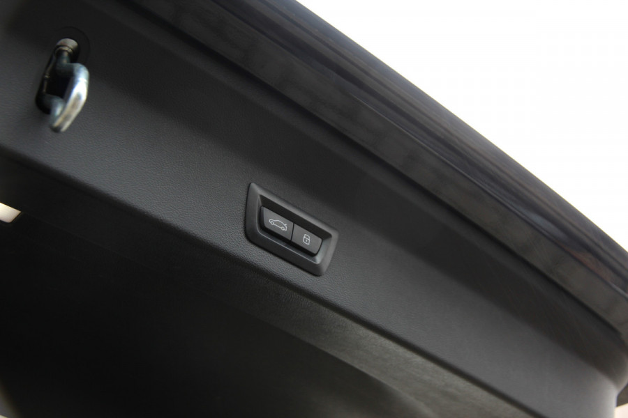 BMW X3 xDrive20i High Executive | Head-up | Trekhaak | Laser | ACC | Keyless