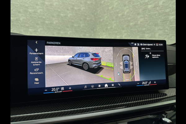 BMW X5 50e M-Sport Pro | M-Stoelen | Carbon | Achterasbesturing | ACC | Panorama | 360 Camera | Soft-Close | Head-Up | M-Gordels | Trekhaak | Harman-Kardon | 22 inch | Individual Leder | Stoelventilatie | Stoelverwarming V+A | Keyless-Entry | Memory | Stuurverwarming | Iconic-Glow | Rij-Assist Pro | Beker Koeling & Verwarming | Zonwering |