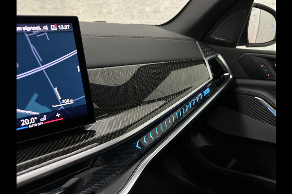 BMW X5 50e M-Sport Pro | M-Stoelen | Carbon | Achterasbesturing | ACC | Panorama | 360 Camera | Soft-Close | Head-Up | M-Gordels | Trekhaak | Harman-Kardon | 22 inch | Individual Leder | Stoelventilatie | Stoelverwarming V+A | Keyless-Entry | Memory | Stuurverwarming | Iconic-Glow | Rij-Assist Pro | Beker Koeling & Verwarming | Zonwering |