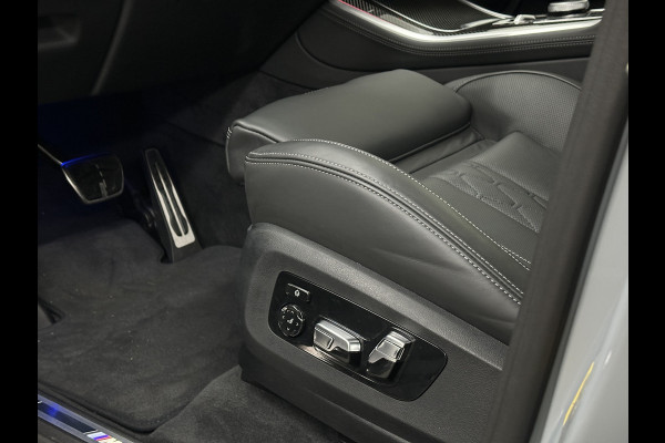BMW X5 50e M-Sport Pro | M-Stoelen | Carbon | Achterasbesturing | ACC | Panorama | 360 Camera | Soft-Close | Head-Up | M-Gordels | Trekhaak | Harman-Kardon | 22 inch | Individual Leder | Stoelventilatie | Stoelverwarming V+A | Keyless-Entry | Memory | Stuurverwarming | Iconic-Glow | Rij-Assist Pro | Beker Koeling & Verwarming | Zonwering |