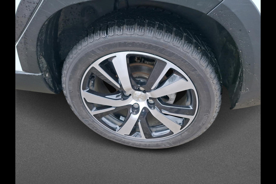 Peugeot 2008 1.2 PureTech Blue Lease Allure
