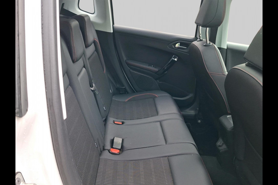 Peugeot 2008 1.2 PureTech Blue Lease Allure