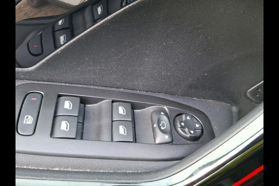 Peugeot 2008 1.2 PureTech Blue Lease Allure