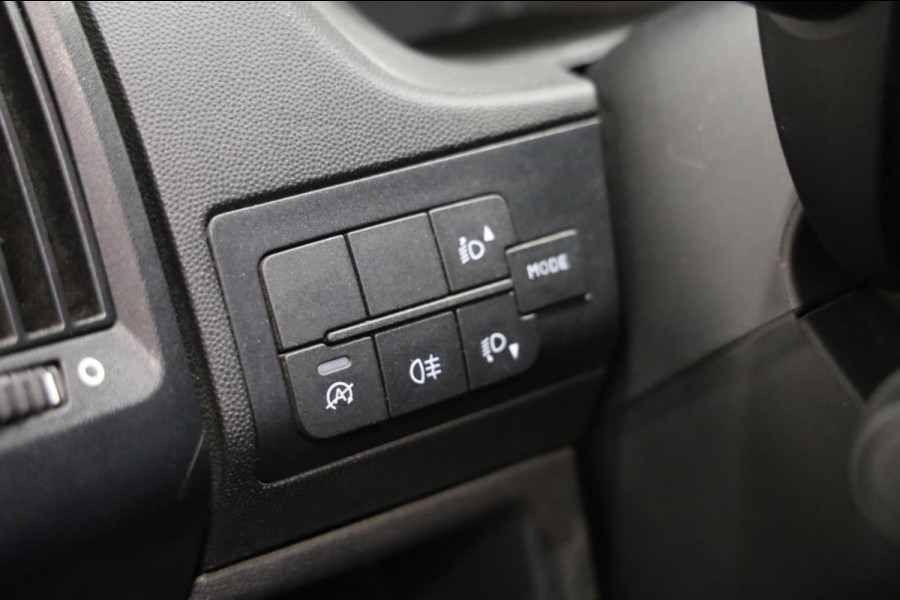 Peugeot Boxer 2.2 BlueHDi 140PK L3/H2 GRIJS CAMERA AIRCO NAVI IMPERIAAL TREKHAAK 3.5t PDC CRUISE LEASE V/A 122,- p.m. INRUIL MOG