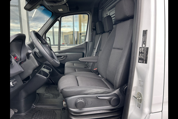 Mercedes-Benz Sprinter 317 CDI L2 H2 Pro Facelift / MBUX / Navigatie / Camera / Cruise control / Airco / 270 Graden achterdeuren