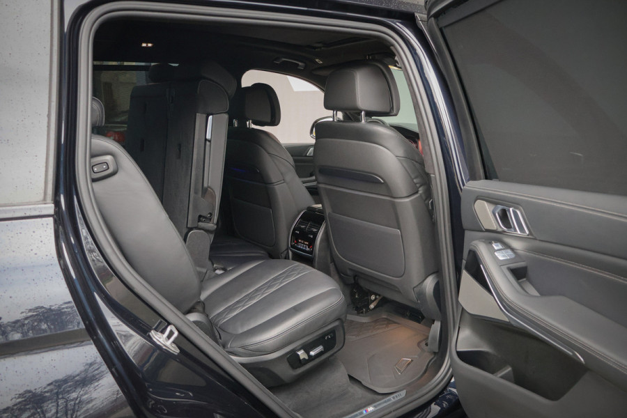 BMW X7 xDrive40i High Executive | 7 ZITS | SKYLOUNGE | ADAPTIVE | LASERLIGHTS | NAPA LEER | TREKHAAK | STOEL & STUURVERWARMING | PRIVAC
