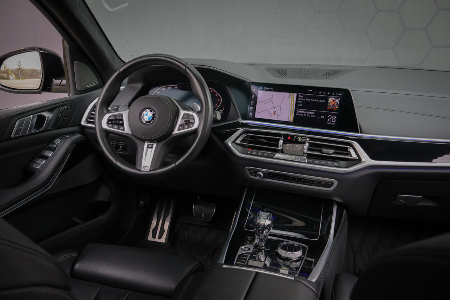 BMW X7 xDrive40i High Executive | 7 ZITS | SKYLOUNGE | ADAPTIVE | LASERLIGHTS | NAPA LEER | TREKHAAK | STOEL & STUURVERWARMING | PRIVAC