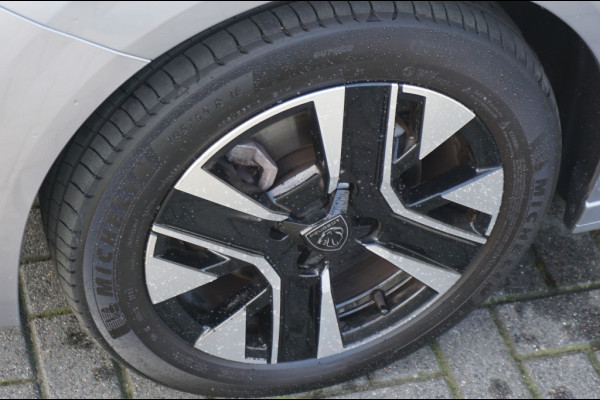 Peugeot 208 100PK Allure Pack AUTOMAAT | NAVI | LUXE