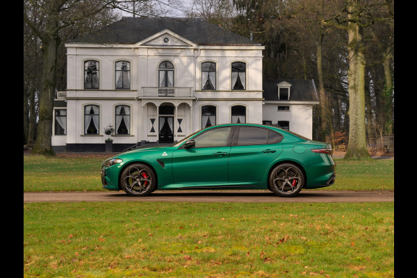 Alfa Romeo Giulia 2.9 V6 Quadrifoglio MY26 | Carbon dak | Akrapovic | Carbon stoelen | Facelift
