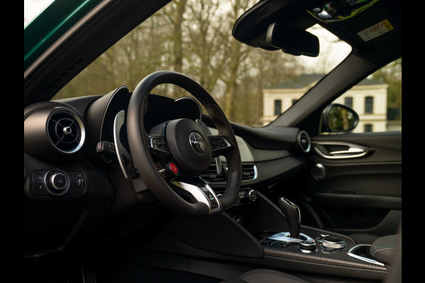 Alfa Romeo Giulia 2.9 V6 Quadrifoglio MY26 | Carbon dak | Akrapovic | Carbon stoelen | Facelift