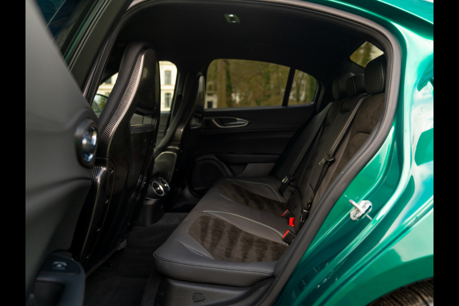 Alfa Romeo Giulia 2.9 V6 Quadrifoglio MY26 | Carbon dak | Akrapovic | Carbon stoelen | Facelift