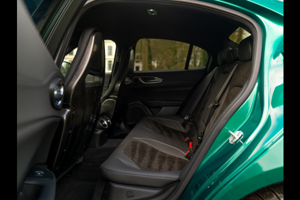 Alfa Romeo Giulia 2.9 V6 Quadrifoglio MY26 | Carbon dak | Akrapovic | Carbon stoelen | Facelift