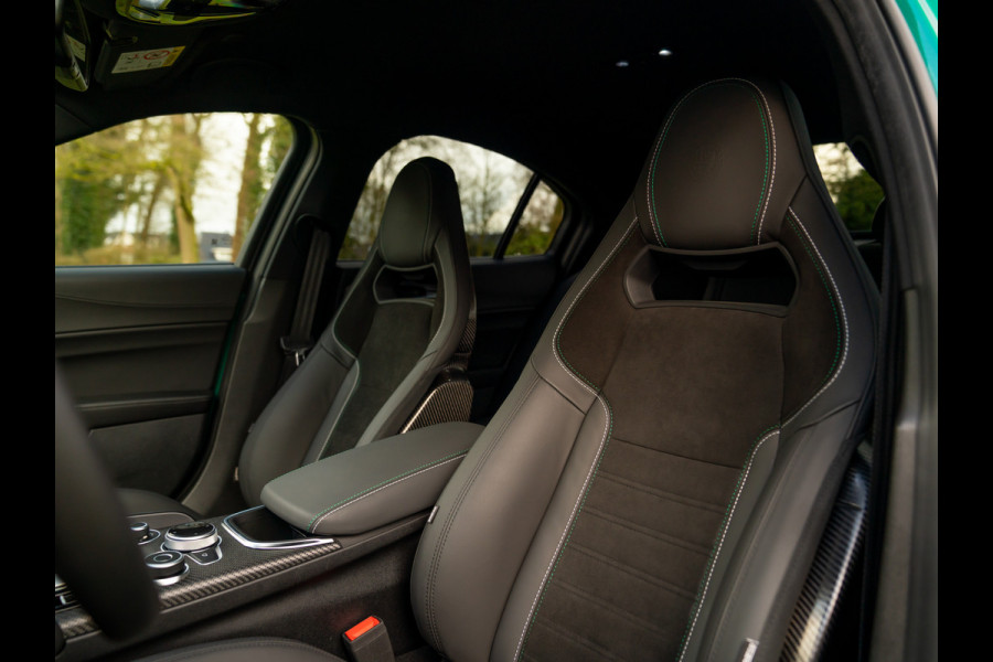 Alfa Romeo Giulia 2.9 V6 Quadrifoglio MY26 | Carbon dak | Akrapovic | Carbon stoelen | Facelift