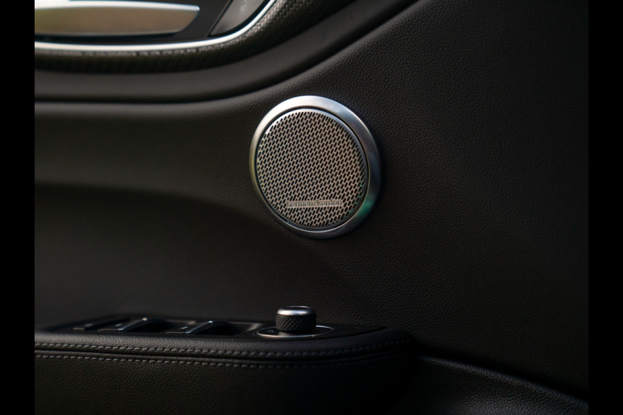 Alfa Romeo Giulia 2.9 V6 Quadrifoglio MY26 | Carbon dak | Akrapovic | Carbon stoelen | Facelift