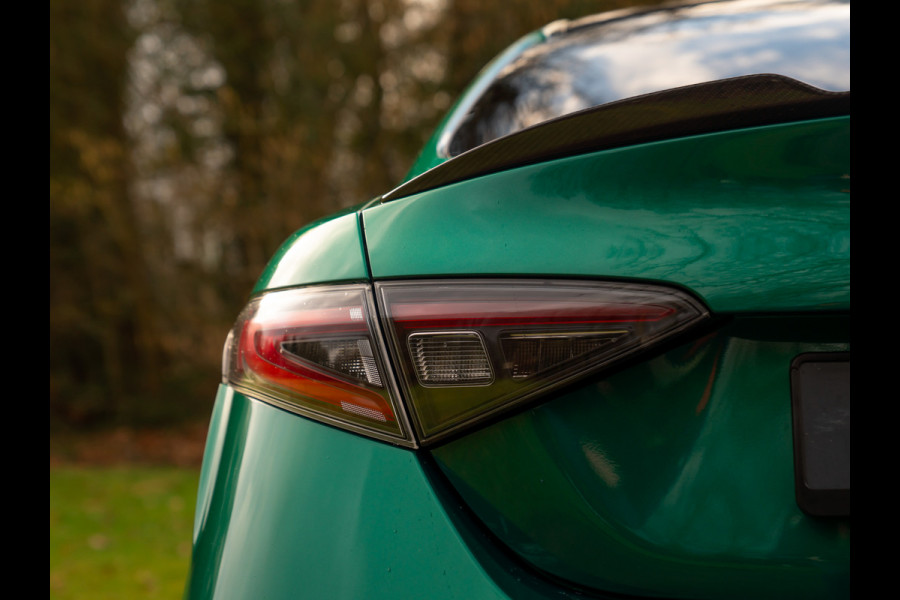 Alfa Romeo Giulia 2.9 V6 Quadrifoglio MY26 | Carbon dak | Akrapovic | Carbon stoelen | Facelift