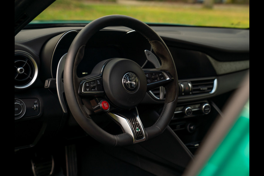 Alfa Romeo Giulia 2.9 V6 Quadrifoglio MY26 | Carbon dak | Akrapovic | Carbon stoelen | Facelift
