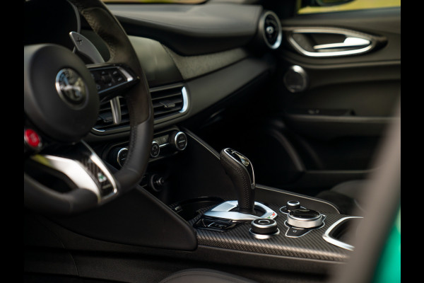 Alfa Romeo Giulia 2.9 V6 Quadrifoglio MY26 | Carbon dak | Akrapovic | Carbon stoelen | Facelift